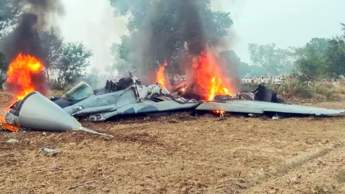 iaf-mig-29-fighter-crashes-near-agra