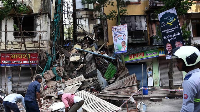 Mumbai: 46-Year-Old Woman Killed in Malad Slab Collapse; Husband and Son Injured