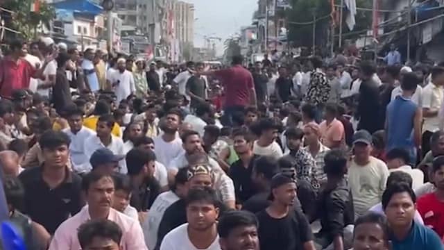 Tensions Rise in Dharavi as Locals Protest BMC’s Mosque Demolition Attempt