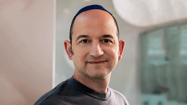Google Makes Waves with $2.7 Billion ‘Reverse Acqui-Hire’ of AI Pioneer Noam Shazeer