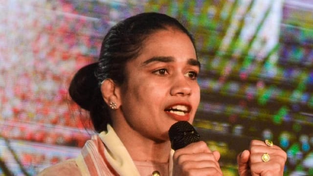 Babita Phogat Criticizes Sakshi Malik, Alleging Integrity Compromise for Book Sales