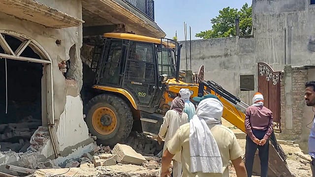 Supreme Court Criticizes UP Government Over Demolition of House, Orders Rs 25 Lakh Compensation.