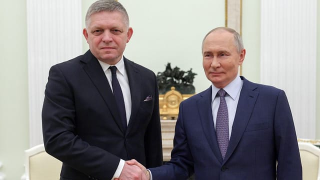 Slovakia PM Robert Fico Meets Vladimir Putin in Unannounced Moscow Visit Amid Rising EU Tensions