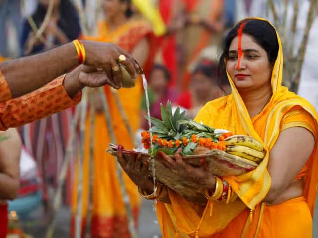 Delhi High Court Upholds Ban on Chhath Puja at Yamuna Banks Amid Toxic Foam Crisis